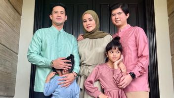 Eid Brings Blessings, Olla Ramlan And Aufar Hutapea Are Together Again After Divorce