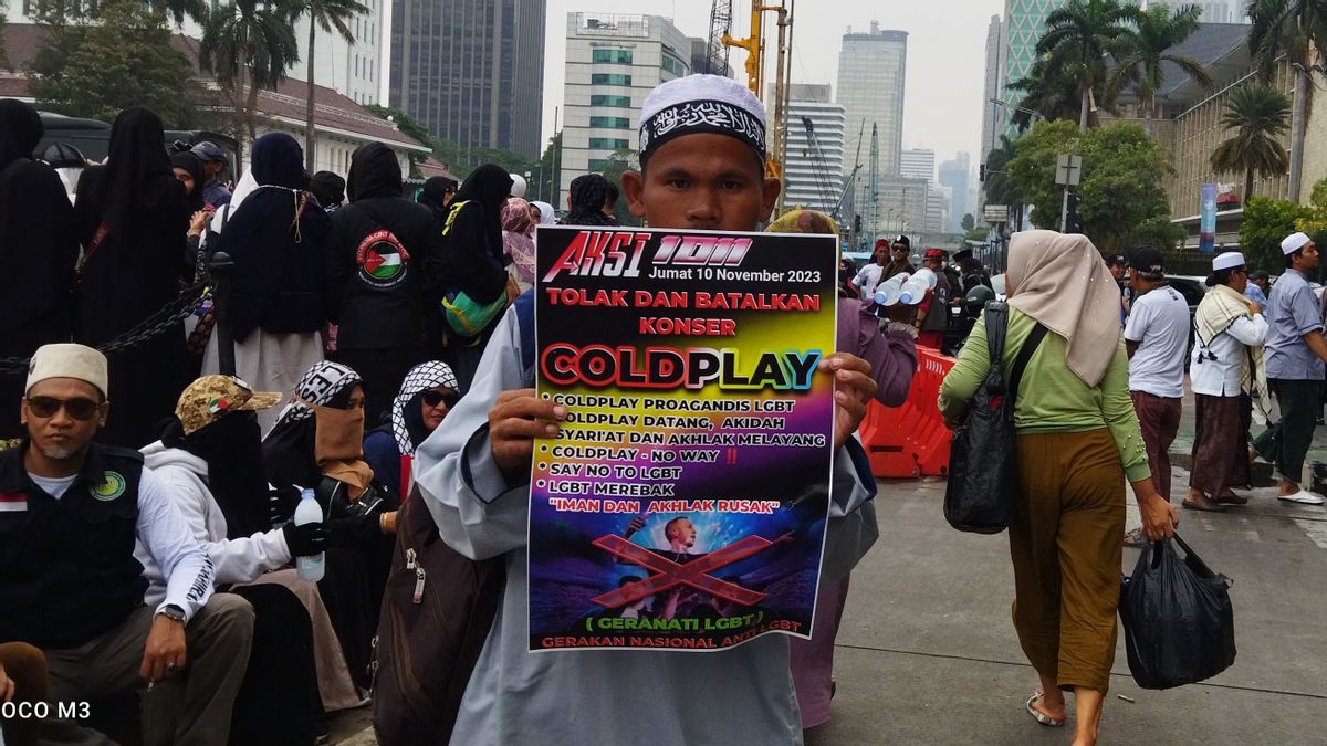 "Hopefully Coldplay Concerts In Jakarta Cancel, Takbir Shouts The Orator Of The Demo At The Horse Statue