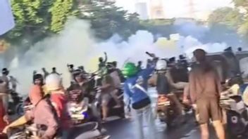 ar à Kwitang Senen, Pospol et 6 voitures de police incendiées de masse