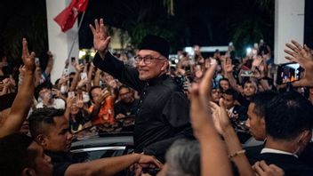 أنور إبراهيم كاسيه دليل بشأن منصب نائب رئيس الوزراء الماليزي ، سوف يفي بالوعد بعدم أخذ الرواتب