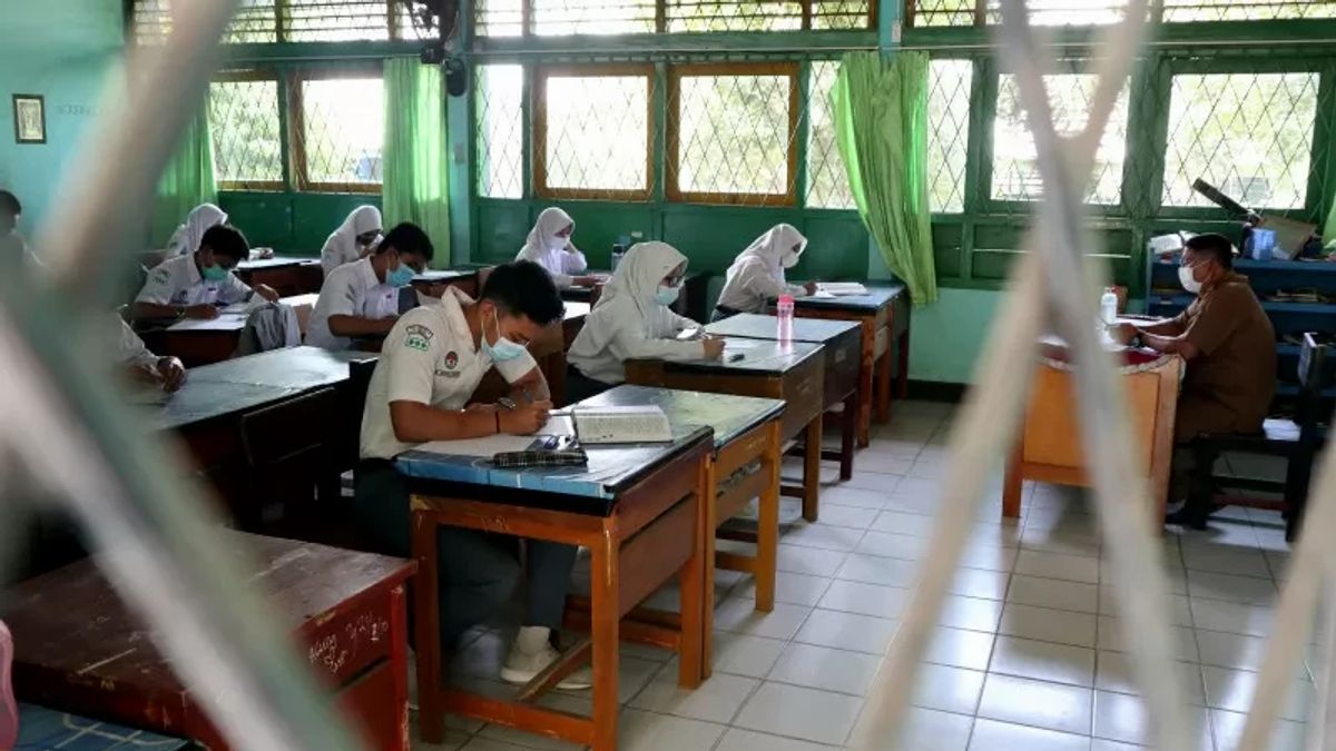 SMAN 58ジャカルタの教師は、非ムスリムが生徒会会長になることを禁じます、エコ・クンタディ:DKI地方選挙中の詩と死体の搾取の影響