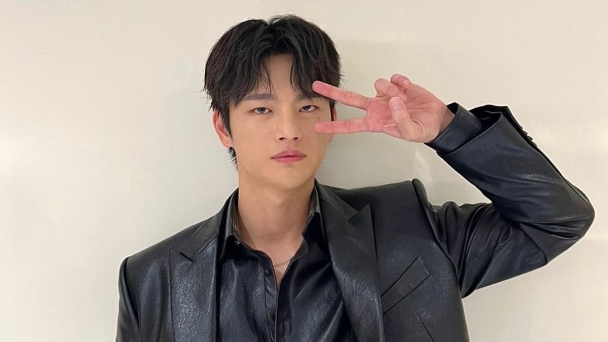 Seo In Guk 和Lee Sung Kyung 在 Your Splendid Season 得到 戏剧报价