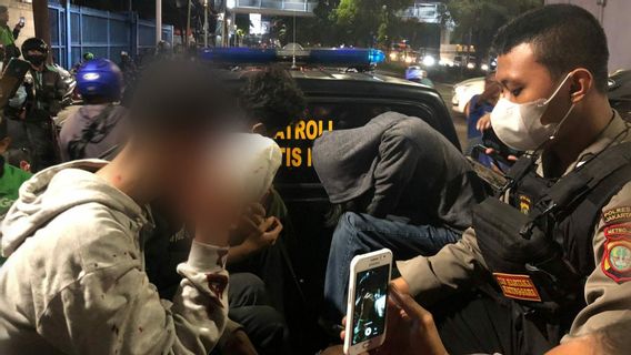 4 Pelajar Bawa Celurit di Daan Mogot Tertangkap, Polisi Panggil Guru dan Orang Tua Murid