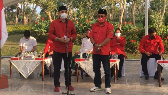 Viral Pendukung MA-Mujiaman Yel-yel ‘Hancurkan Risma’, Kini Muncul Baliho Bela Risma Menangkan MA
