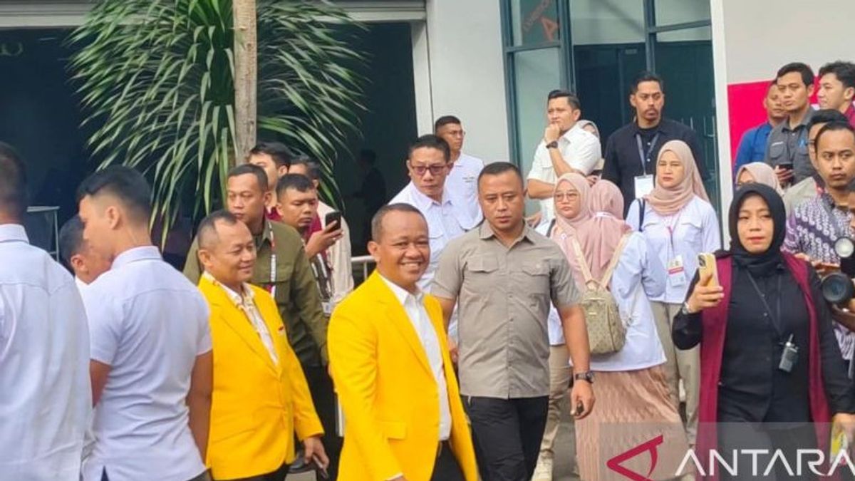 Bahlil Disoraki Kader Saat Hadiri HUT ke-17 Partai Gerindra
