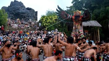 Kecak Dance: History And Uniqueness Inspired By The Holy Dance