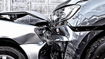 チパリ有料道路における3台の車両による事故の年表