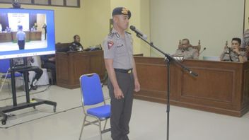 Bripda MS, membre de la Brimob, a frappé un étudiant jusqu'à sa mort et a demandé pardon