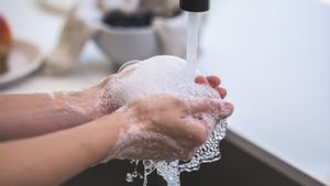 3 Kebiasaan yang Bantu Tubuh Tetap Sehat Saat Cuaca Tak Menentu
