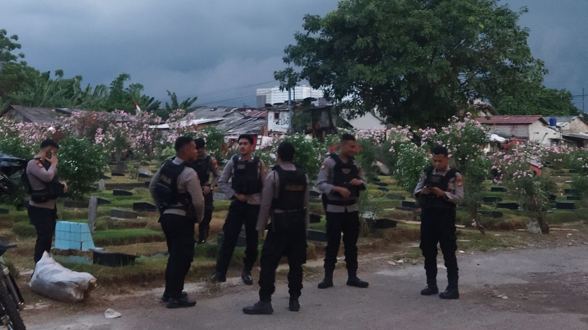 Polisi Bubarkan Komplotan Remaja Bertarung di TPU Malaka