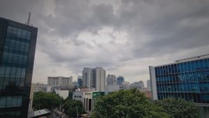 Cuaca Ekstrem Landa Jakarta, BPBD DKI Imbau Masyarakat Jauhi Gorong-gorong Saluran Air Terbuka