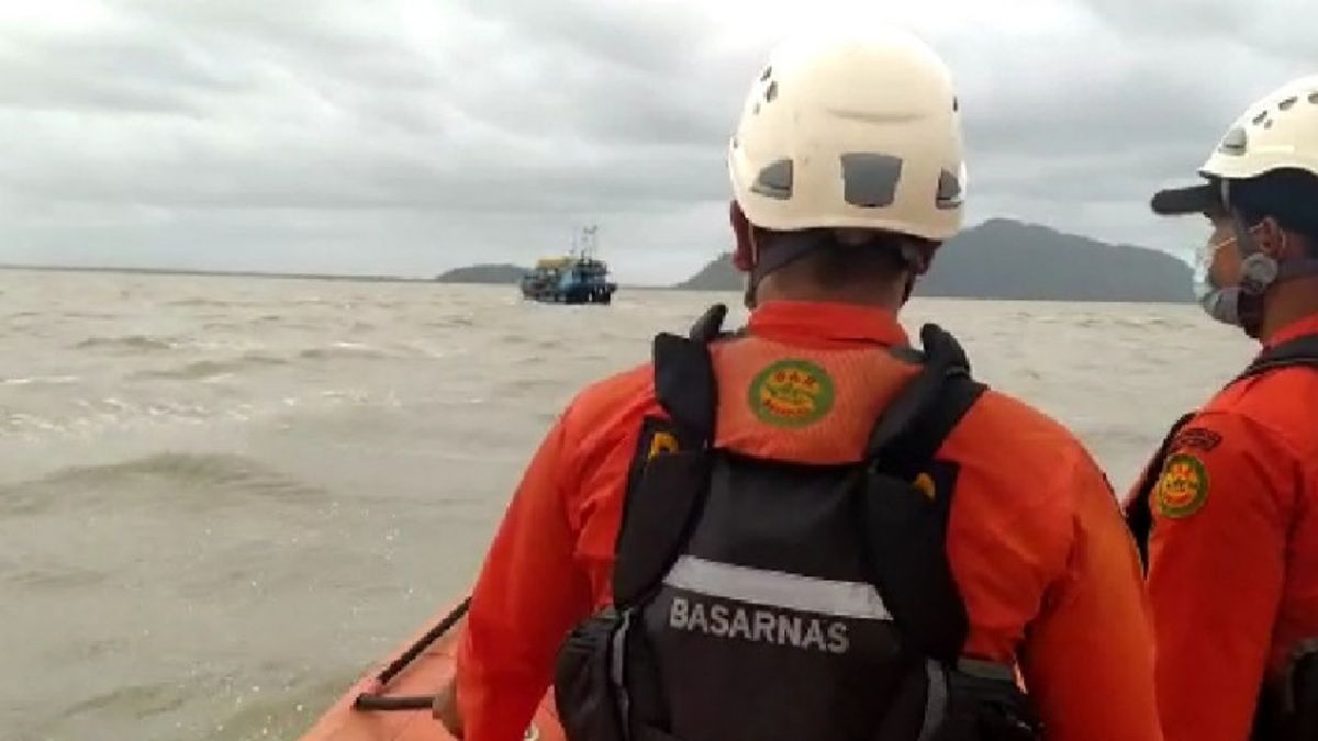 14 سفن الصيادين تغرق في بونتياناك: 5 وجدت بنجاح من قبل فريق البحث والإنقاذ، و9 أخرى في عملية البحث
