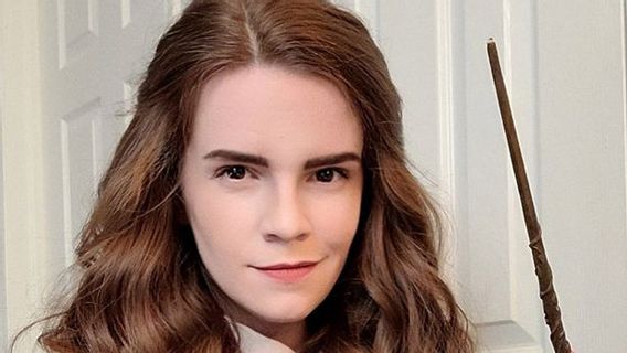  Mirip Emma Watson, Wanita Ini Sering Dianggap Hermione 