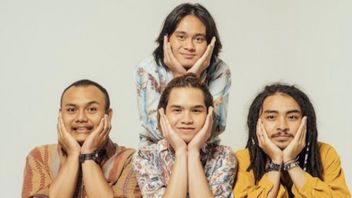 Sarkasme Dul Jaelani dan Band-nya dalam <i>Penyihir</i>