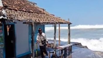 التجار على الساحل الجنوبي Cianjur تفكيك Lapak، يشكو من المساعدات التي لم يمسها خلال الجائحة