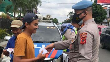 Sukabumi City Police Intensively Patrols In Crowded Centers Prevent Crowds Of Residents