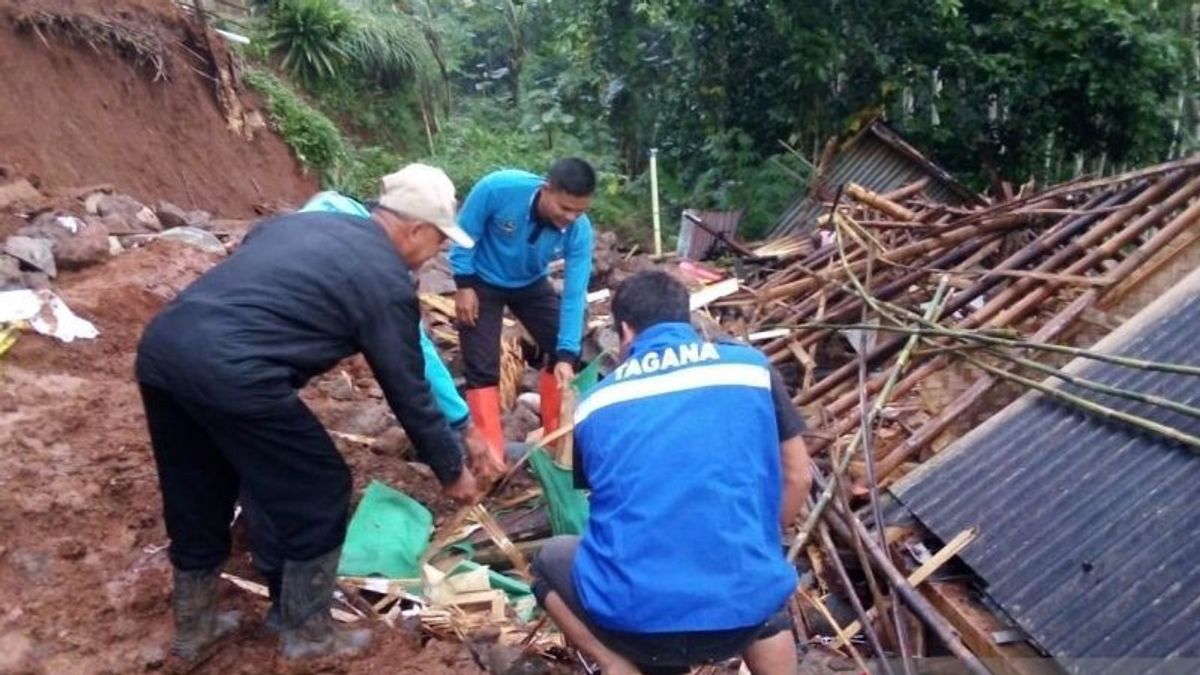 Tembok Pembatas 4 Meter Ambruk Menimpa 1 Keluarga di Cianjur, Ayah-Ibu Selamat Tapi 2 Anaknya Tewas di Tempat