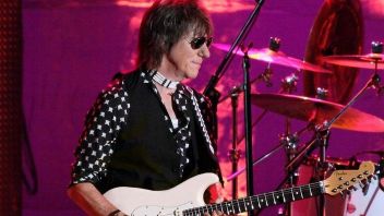 130 Gitar Peninggalan Jeff Beck Akan Dilelang pada Januari 2025