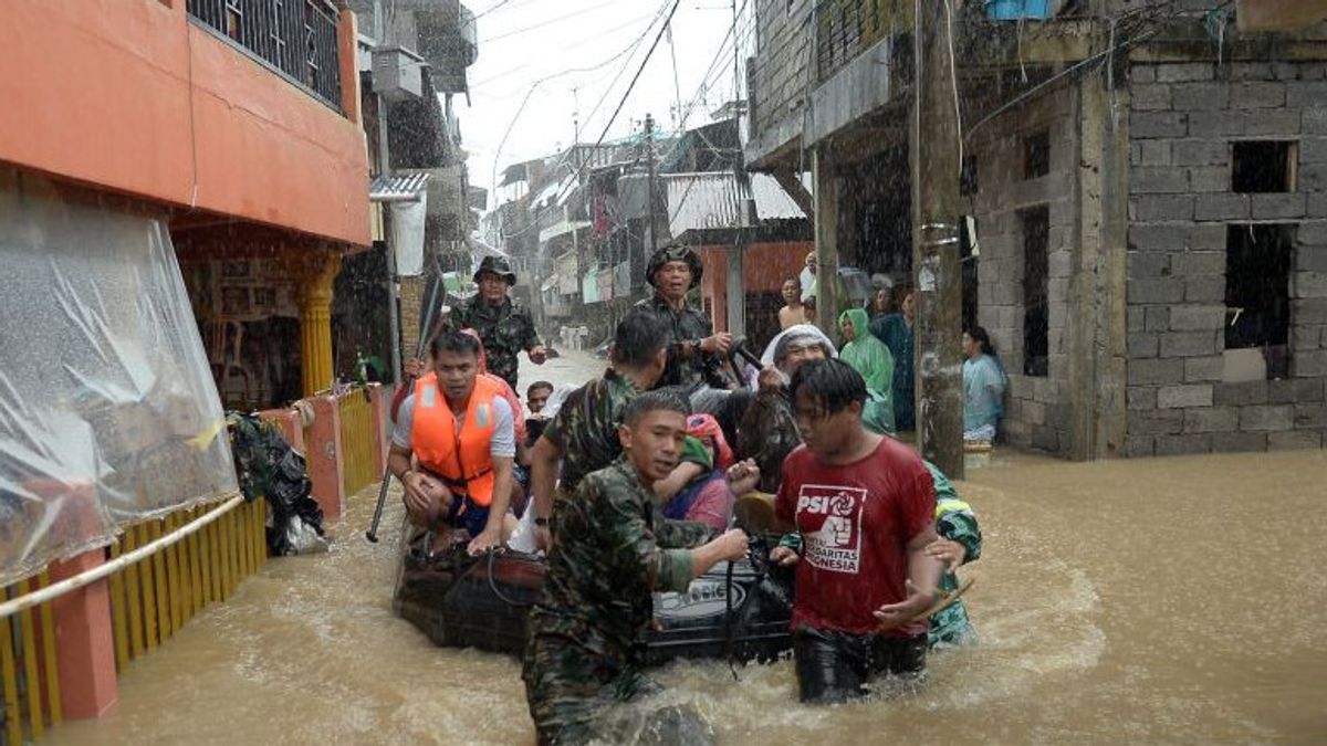 Floods And Land Land Lands Land In Manado, One People Die