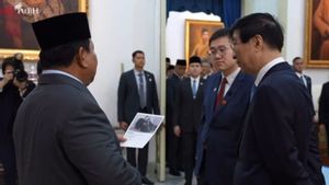 Dikunjungi Ketua MPR China, Prabowo Tunjukkan Foto Bayi Panda Lahir di RI