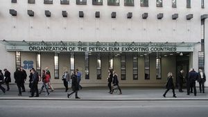 UAE Withdraws from OPEC, World Oil Prices Potentially Up and Down