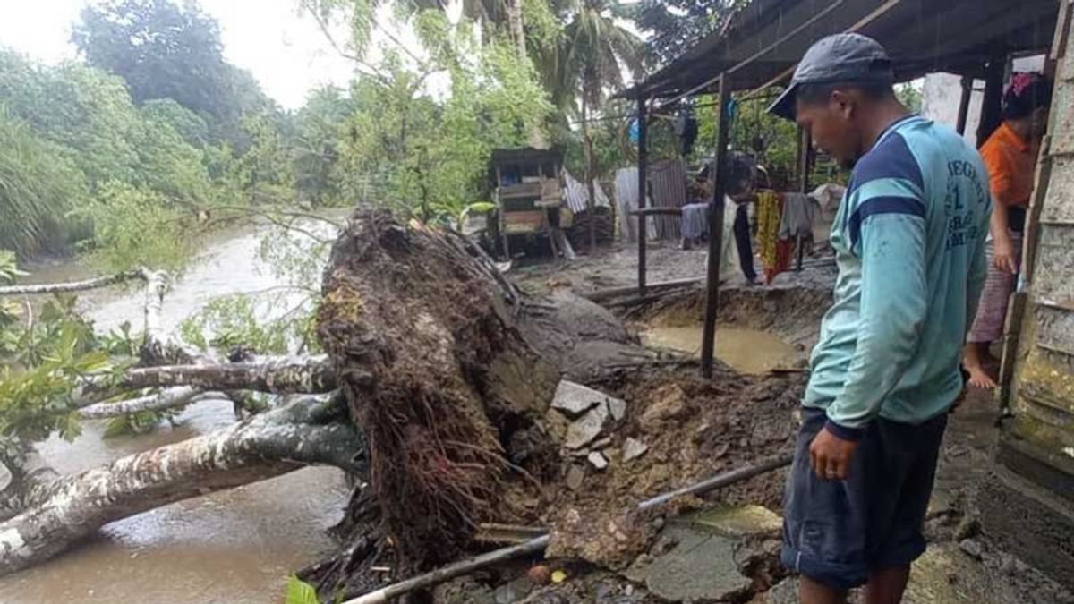 シムルエ島の5つの地区 アチェ 洪水に見舞われ、住民はまだ自宅で生き残っています