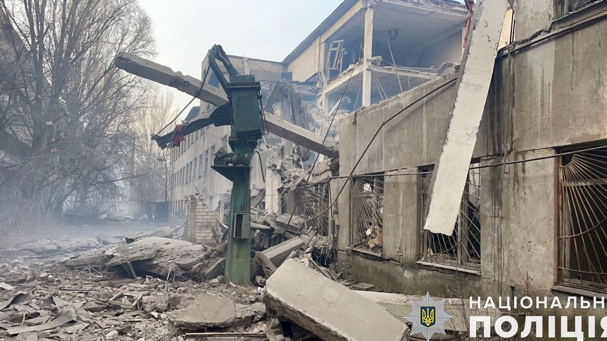 俄罗斯导弹击中乌克兰，基辅到利沃夫再次受到没有电源的威胁
