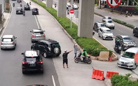 Pak Ogah Tolak Penutupan U-Turn, Kapolda Metro: Punya Hak Apa di Situ?