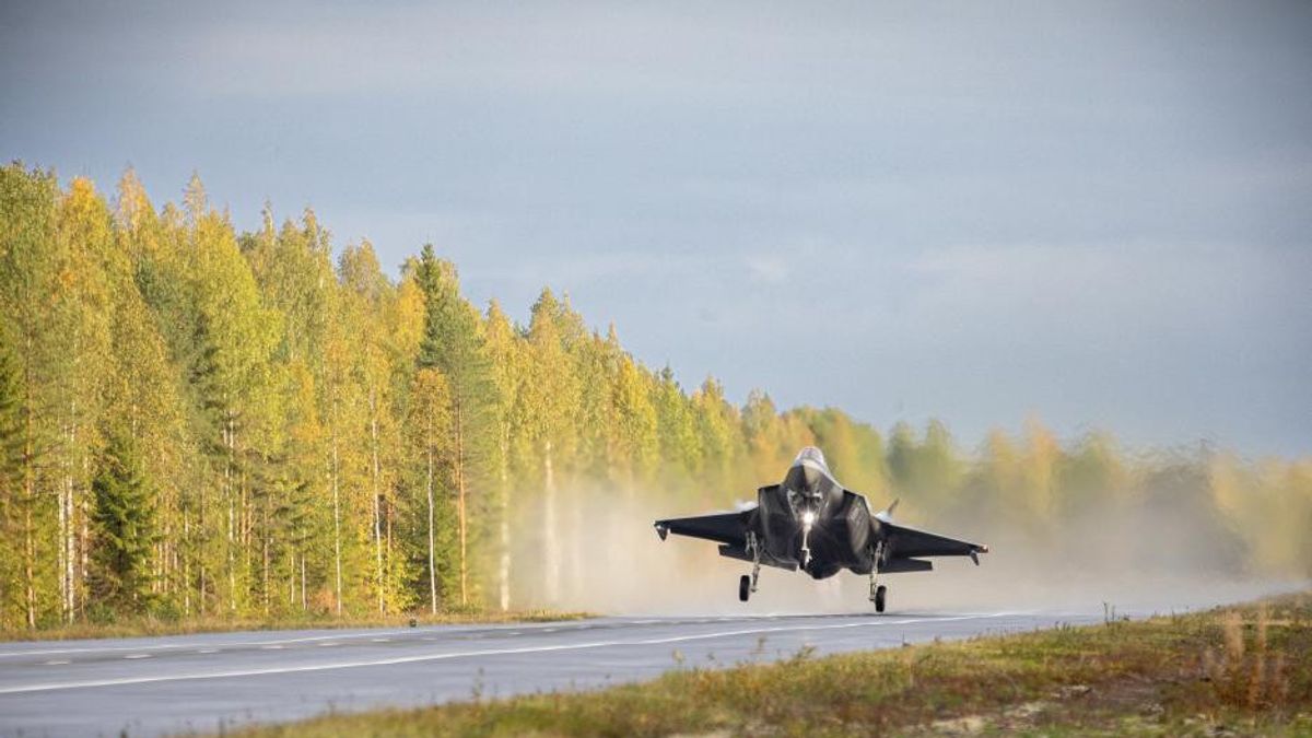 Prime, Norwegian F-35A Fighter Jet Landing On Finnish Highway