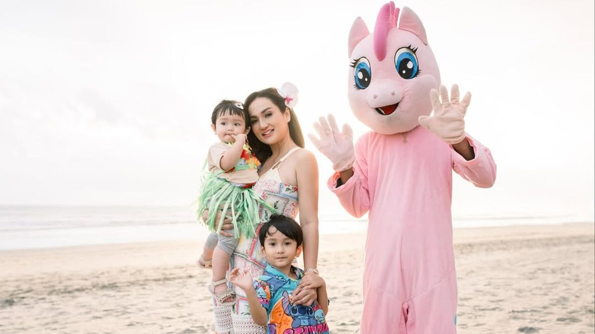Berniat Laporkan Andrew Andika Soal Nafkah Anak, Tengku Dewi Bantah Mau Pansos