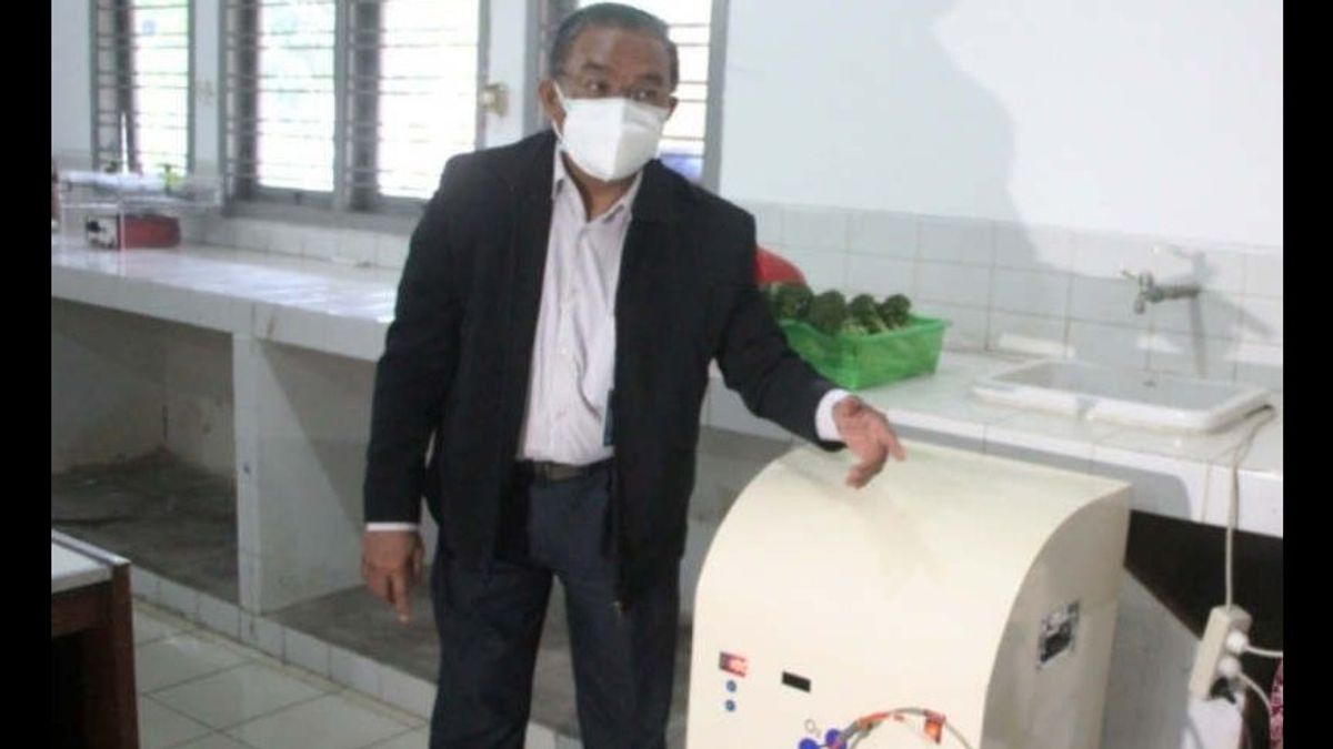 Un Professeur De L’UNDIP Invente Un Laveur De Légumes à Bulles D’ozone