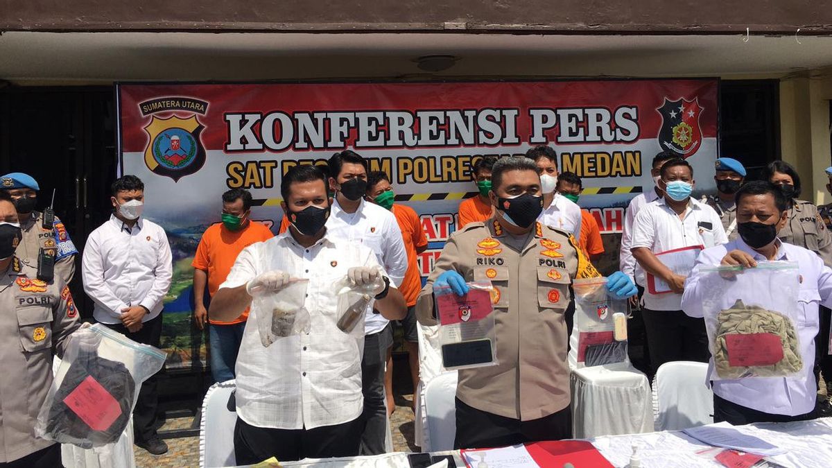 La Police Nomme 5 Suspects D’assoussage D’alcool Sur Des Journalistes à Medan