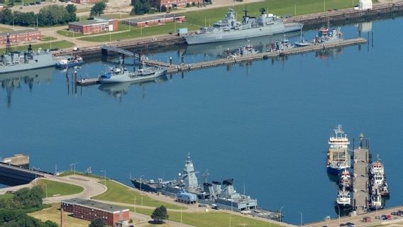ドイツ海軍艦艇の破壊工作に関与した2人が逮捕される
