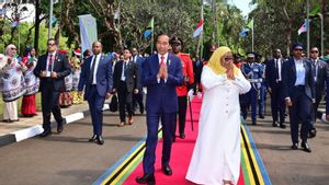 Presiden Jokowi Ikuti Upacara Penyambutan Kenegaraan di Tanzania