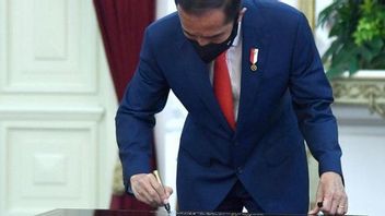 Le Gouvernement Prépare 35 Décrets Pp Et Cinq Décrets Présidentiels Après La Ratification Par Jokowi De La Loi Sur La Création D’emplois
