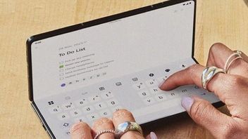 モトローラ、CES 2026でRazr Foldを発表、ついに大画面折りたたみエリアに参入
