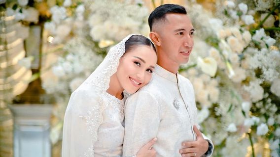 Ayu Ting Ting Feels Harmed About Muhammad Fardhana's Issue, Ready To Take Legal Paths