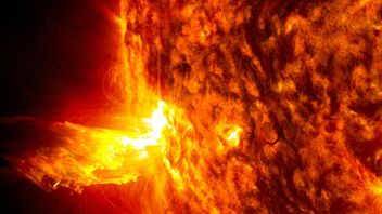 NOAA Bermitra dengan NASA dan ESA untuk Amati Matahari