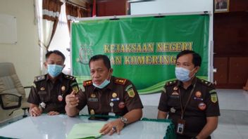 المدعي العام في جنوب سومطرة OKU يدقق في رئيس القرية للاشتباه في فساده في أموال القرية لمشروع الجسر المعلق