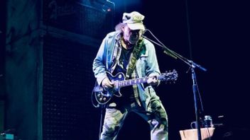 Neil Young Plans Free Concerts In Ukraine On A European Tour