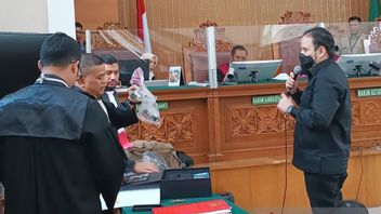 今天,PN Jaksel Bacakan判决Dito Mahendra的枪支所有权案件