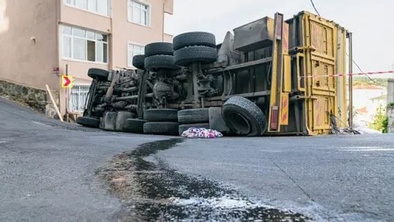 9 Polisi Anti Huru-hara Tewas dalam Kecelakaan Truk Maut di Malaysia 