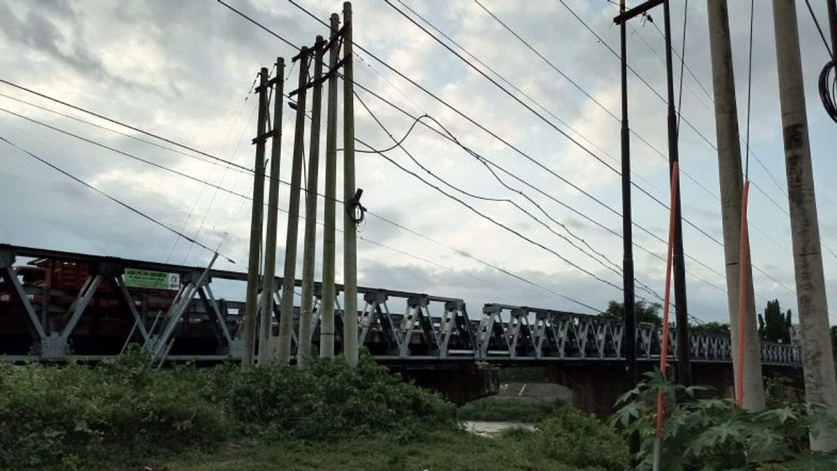 Pembangunan Jembatan Tulungagung Terkendala Utilitas PLN/Telkom