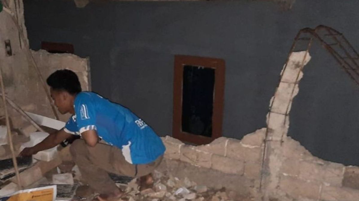 地震对Cianjur的房屋造成破坏