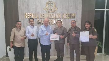 囚犯塔明·苏卡尔迪（Tamin Sukardi）将858亿印尼盾的腐败案件资金退还给Kejari Deli Serdang。