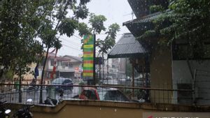 BMKG Prediksi Hujan Lebat Diseratai Kilat dan Angin Kencang di Kalbar 8-14 November