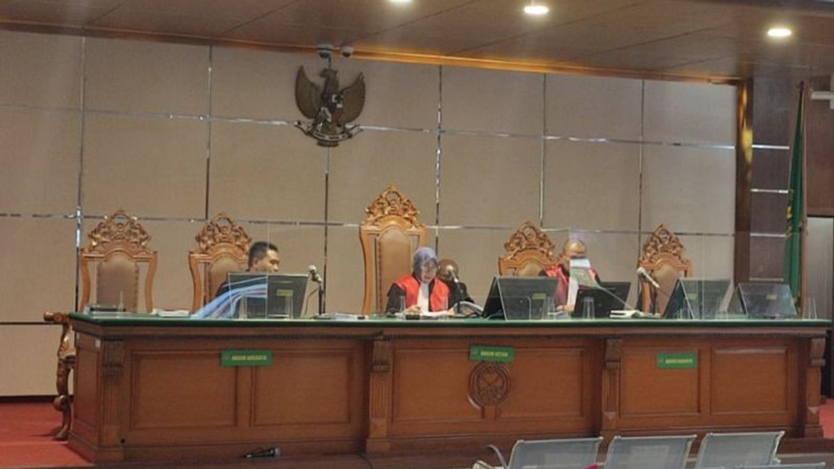 Playing An Intermediary Bribery To Supreme Court Justices, ASN MA Desy Yustria-Nurmanto Akmal Sentenced To 8 And 4 Years