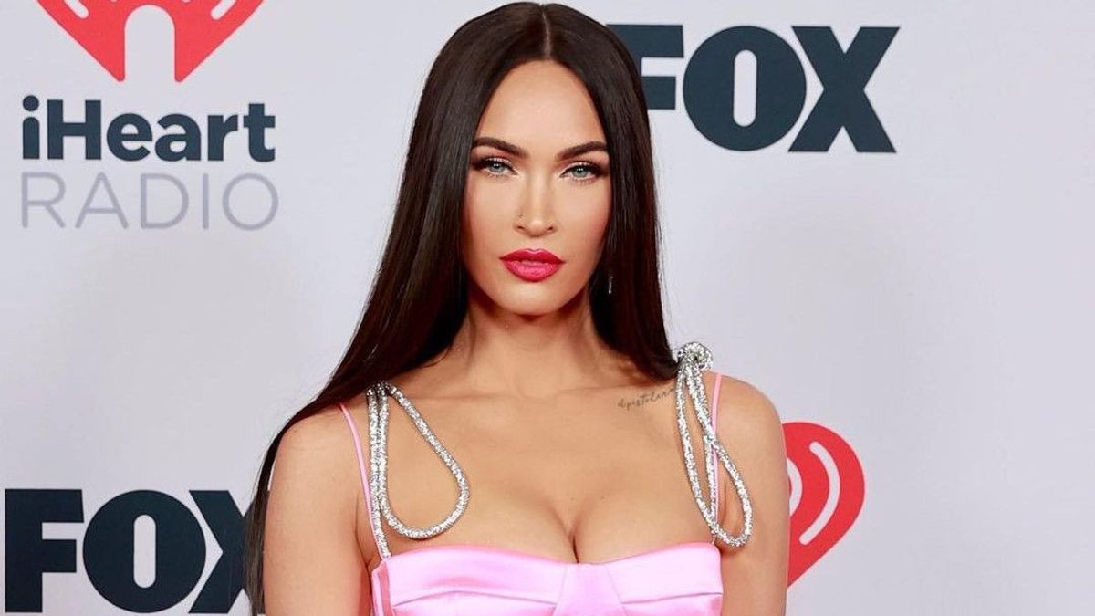 Megan Fox's Clarification After Appearing In A Style Similar To A Ukrainian Sex Doll