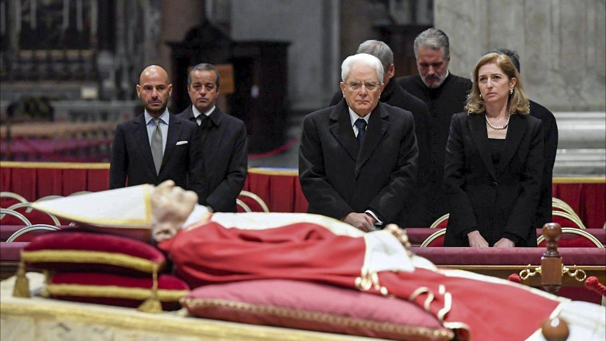 دفن البابا بنديكتوس السادس عشر اليوم ، والرئيسان الإيطالي والألماني يؤكدان الحضور