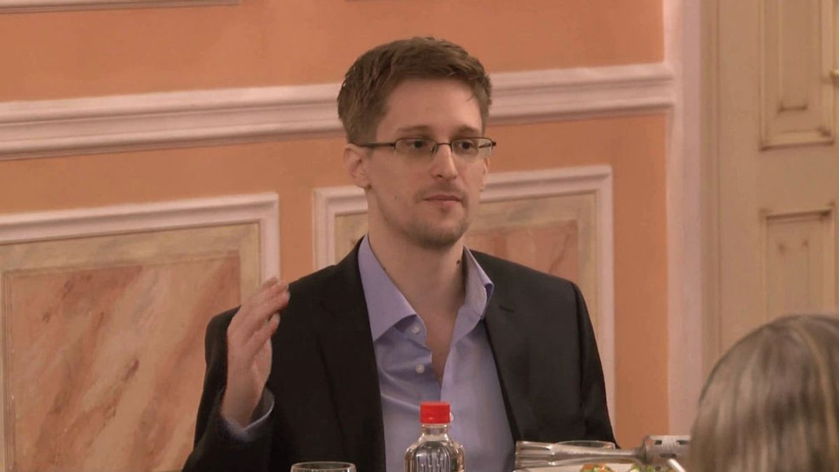 Trump Plans To Give Edward Snowden Pardon